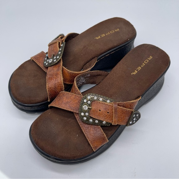 Roper, Leather Platform Sandals. Size 8. In excellent condition! 2.5" Heel! - Picture 2 of 8